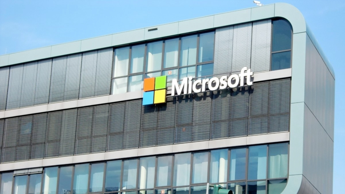 Imagen editorial sobre Microsoft acelera la adopción de inteligencia artificial en México con infraestructura y capacitación